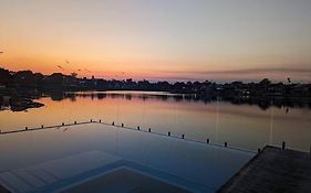 Waterfront Oasis , Infinity Pool, Sauna And Steam Room